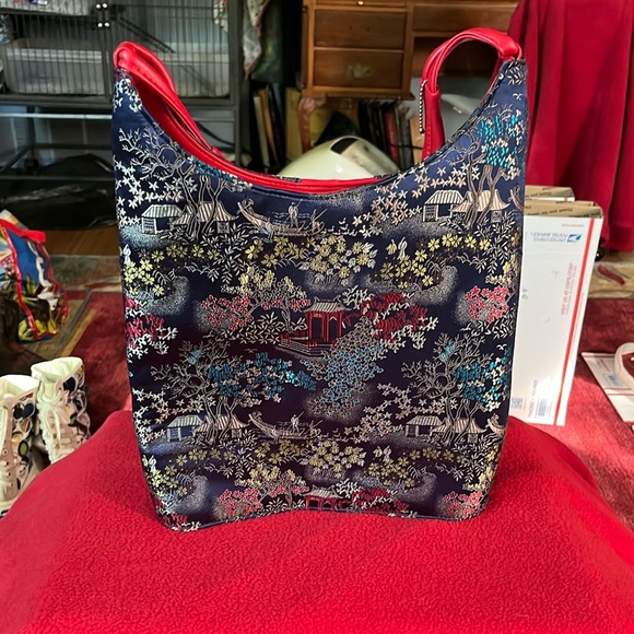 Elegant Floral Tote Bag with Red Straps - Picture 2 of 9